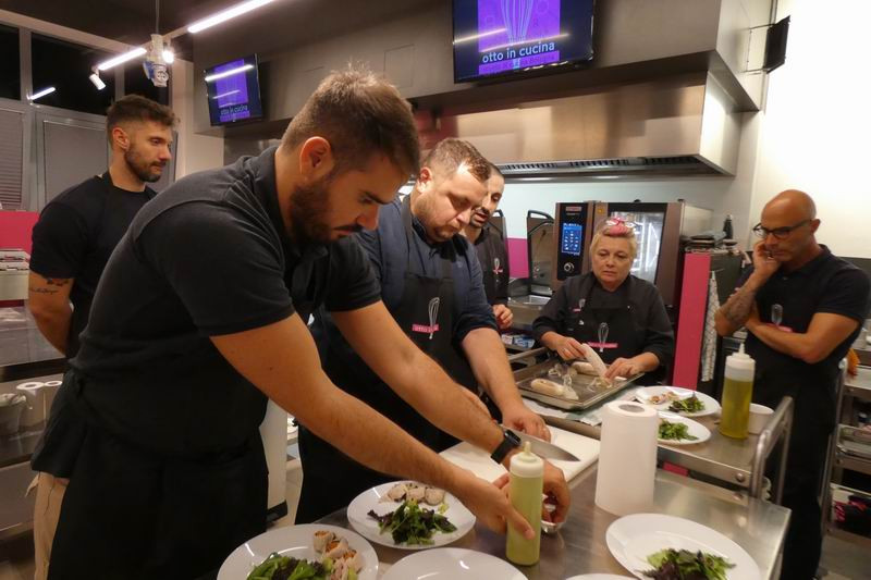 otto_in_cucina_-_corso_di_coppia_-_2023-10-05_002.jpg