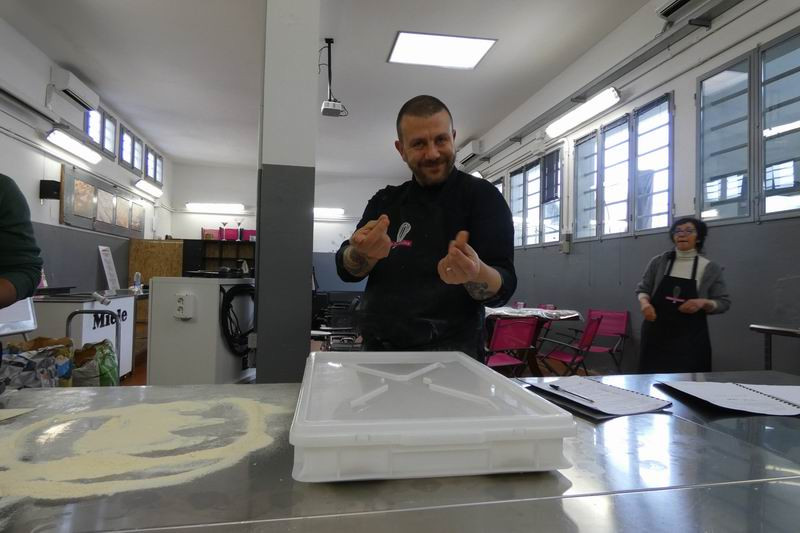Otto_in_cucina_-_Corso_professionale_pizza_-_2023-02-27-008.jpg