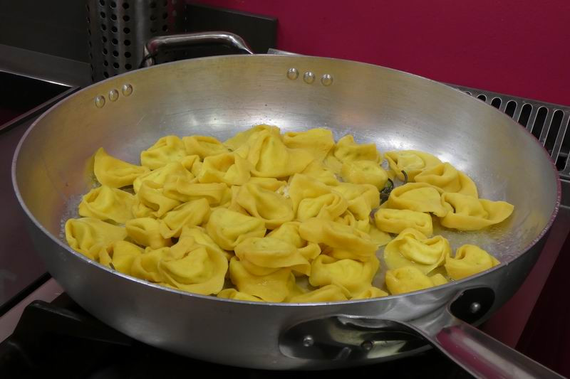 Otto_in_cucina_-_Sfoglia_e_tortellino_in_un_giorno_-_2023-02-25-003.jpg