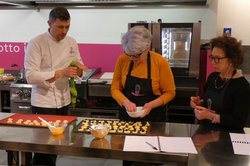 Otto_in_cucina_-_Pasticceria_Base_-_Lezione_1_-_2023-04-15-008.jpg