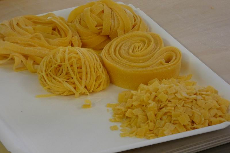 Otto_in_cucina_-_Sfoglia_e_tortellino_in_un_giorno_-_2023-04-01-001.jpg