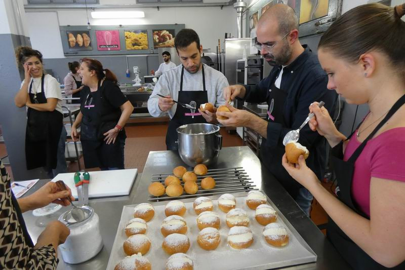 Otto_in_cucina_-_croissant_e_bomboloni_-_2025-10-11-002.jpg