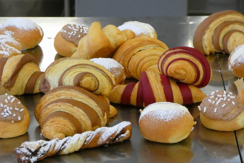 Otto_in_cucina_-_croissant_e_bomboloni_-_2025-10-11-001.jpg