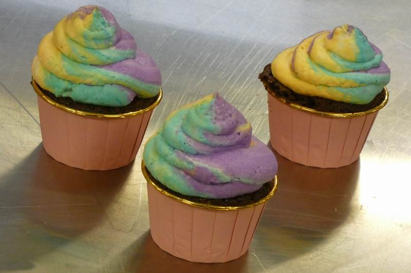 Otto_in_cucina_-__CupCake_Multicolor_carnevale_-_2025-02-22-002.jpg